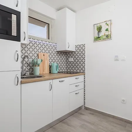 Rozi Apartment